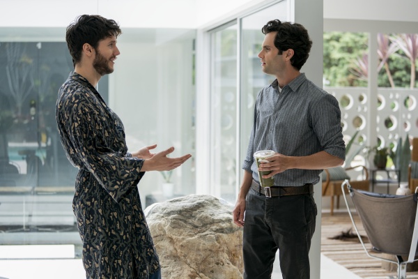 James Scully, Penn Badgley – Bild: Tyler Golden/​Netflix
