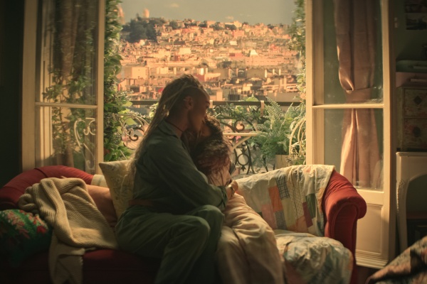 Tati Gabrielle, Dallas Skye Gatson – Bild: Netflix