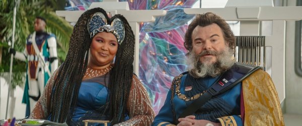 Die Herzogin und Captain Bombardier regieren Plazir-15 – Bild: Lucasfilm Ltd. /​ Disney+