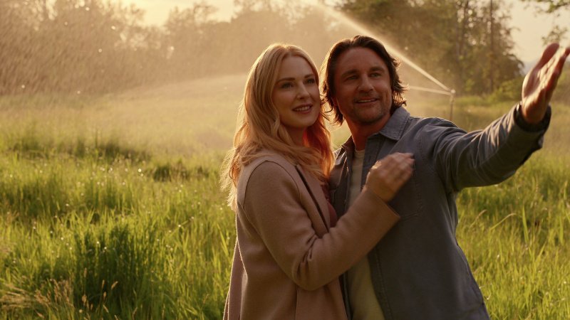 Martin Henderson als Jack Sheridan und Alexandra Breckenridge als Melinda Monroe – Bild: © 2025 Netflix, Inc