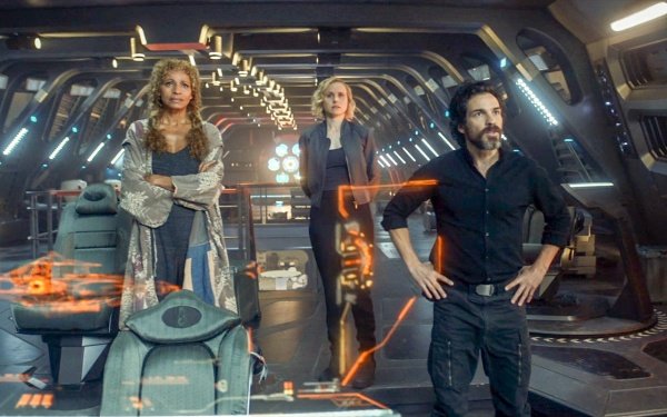 Raffi Musiker, Agnes Jurati und Chris Rios halten die Stellung an Bord – Bild: Paramount+