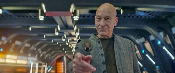 Jean-Luc Picard ist in seinem Element, wenn er befiehlt: „Energie!“ – Bild: Paramount+
