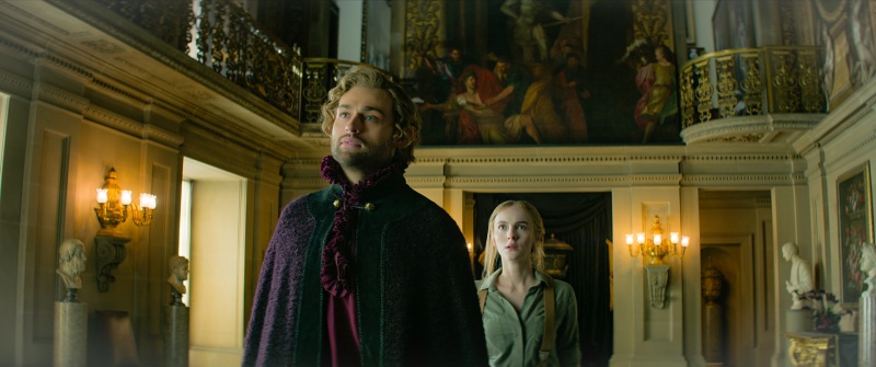 Cluracan (Douglas Booth) von den Feen trifft seine Schwester Nuala (Ann Skelly) – Bild: Courtesy of Netflix