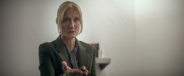 Ethel Cripps (Joely Richardson) verfolgt eigene Ziele – Bild: Courtesy of Netflix