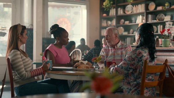 JoAnna Garcia Swisher, Heather Headley, Alpha Trivette, Vickie Eng – Bild: COURTESY OF NETFLIX