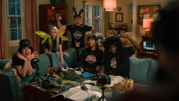 Gabriella Garcia, Lana Jean Turner, Logan Allen, Artemis, Kamarion Miller – Bild: Netflix