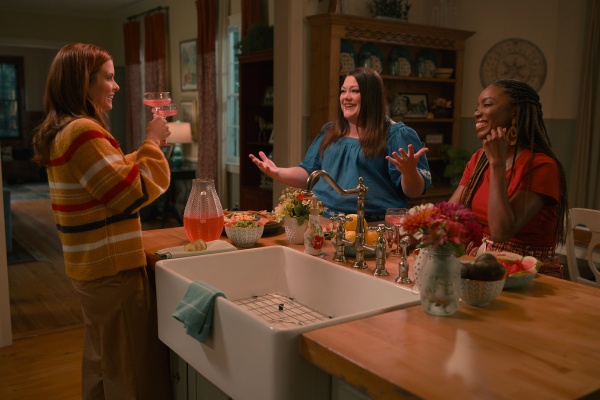 JoAnna Garcia Swisher, Brooke Elliott, Heather Headley – Bild: COURTESY OF NETFLIX