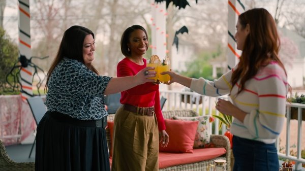 Brooke Elliott, Heather Headley, JoAnna Garcia Swisher – Bild: Netflix