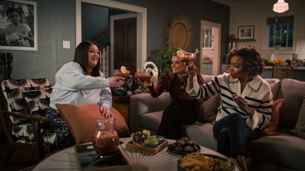 Brooke Elliott, JoAnna Garcia Swisher, Heather Headley – Bild: Netflix