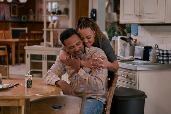 Mike Epps, Kim Fields – Bild: LISA ROSE/​NETFLIX