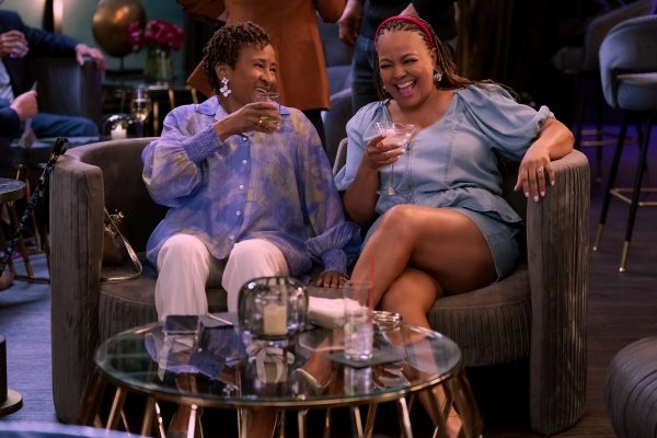 Wanda Sykes, Kim Fields – Bild: LISA ROSE/​NETFLIX