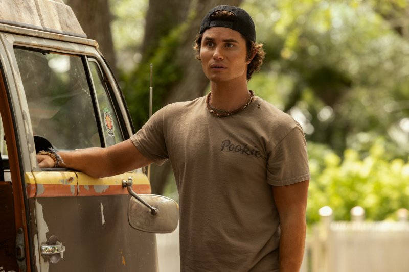Chase Stokes als John B – Bild: © 2026 Netflix, Inc. /​ Jackson Lee Davis