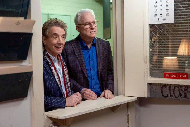 Oliver (Martin Short) und Charles (Stewve Martin, r.) recherchieren – Bild: Craig Blankenhorn /​ Hulu