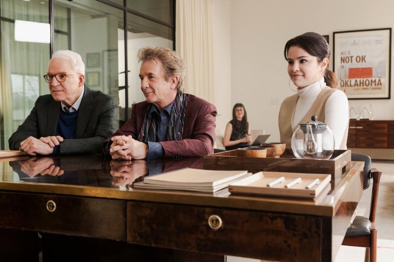 Charles (Steve Martin), Oliver (Martin Short, M.) und Mabel (Selena Gomez) geben nicht auf – Bild: 2021 Hulu /​  Craig Blankenhorn