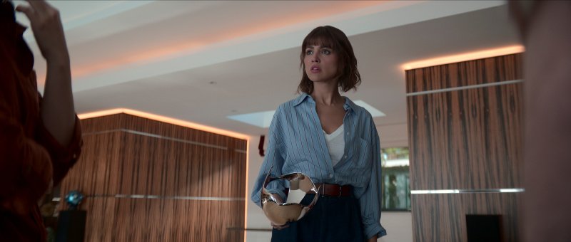 Eiza González als Auggie Salazar – Bild: Courtesy of Netflix © 2024