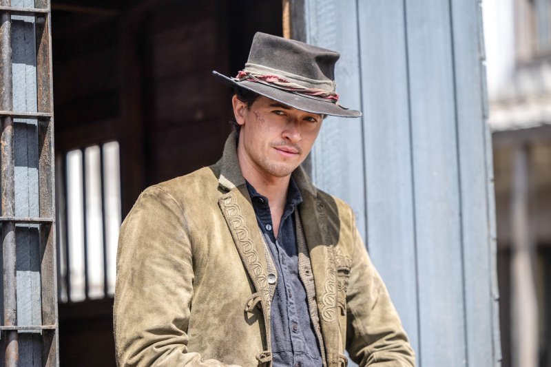 Billy the Kid (Tom Blyth) nutzt seinen Vorsprung – Bild: David Brown /​ MGM+