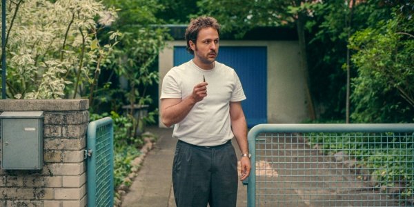 Sven Petzold (Dimitrij Schaad) geht seinen Weg – Bild: Netflix
