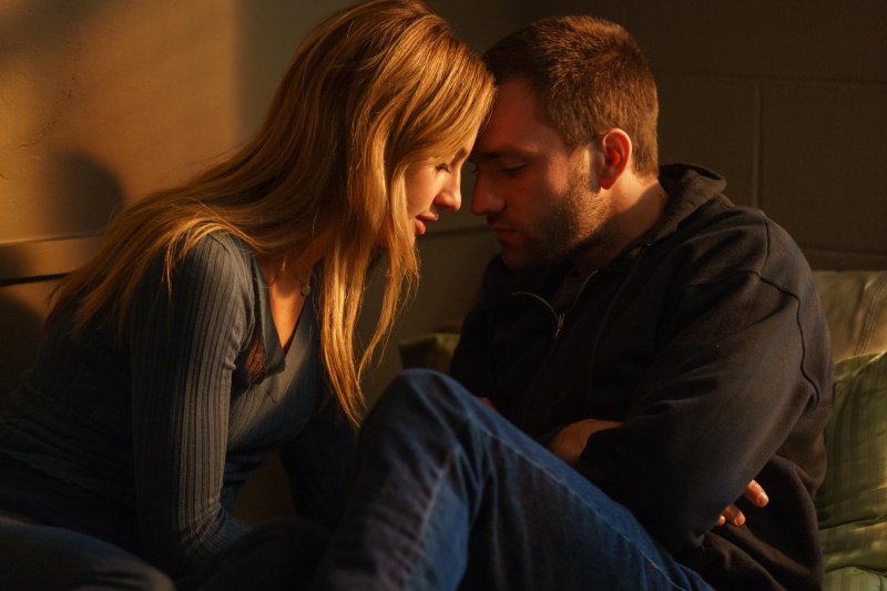 Lucy (Grace Van Patten) und Stephen (Jackson White) – Bild: 2022 Hulu /​  Josh Stringer