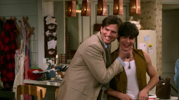 Vater Michael (Ashton Kutcher, l.) und Sohn Jay Kelso unterscheiden sich in Details – Bild: Courtesy of Netflix
