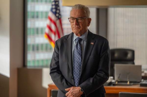 Wird George Mullen (Robert de Niro) scheitern oder gewinnen? – Bild: Jojo Whilden /​ Netflix