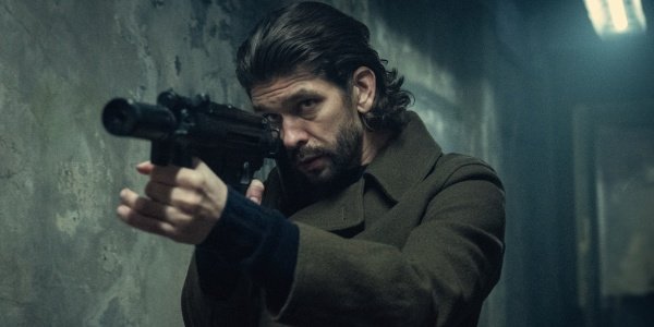 Ben Whishaw as Sam – Bild: Stefania Rosini/​Netflix