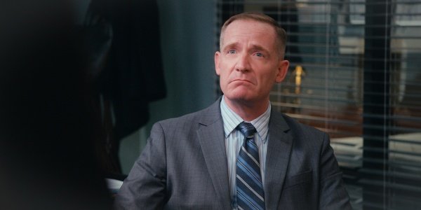Auftraggeber Evan Cubbler (Marc Evan Jackson) zweifelt – Bild: Courtesy of Netflix 2024