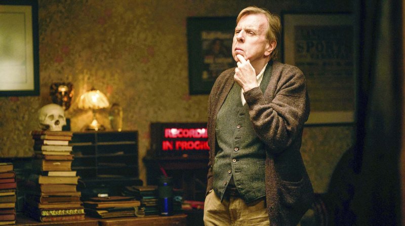 John Chapels (Timothy Spall) kleine grauen Zellen arbeiten – Bild: WDR /​ BBC Studios