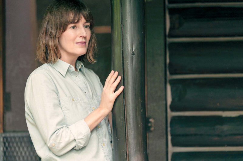 Jill Bodwin (Rosemarie DeWitt) verbirgt ein Geheimnis – Bild: Ricardo Hubbs /​ Netflix