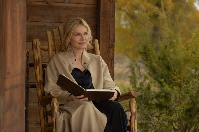 Michelle Pfeiffer als Stacy Clyburn – Bild: © 2026 Viacom International Inc. The Madison and all related titles, logos and characters are trademarks of Viacom International Inc. All Rights Reserved. /​ Emerson Miller /​Paramount +
