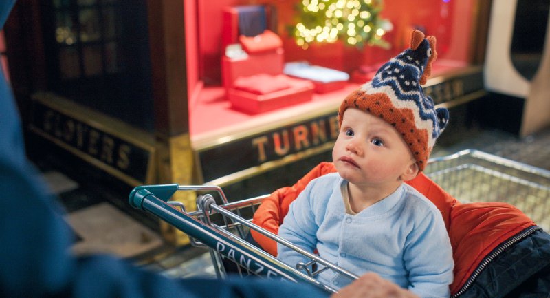 Das Baby bewahrt seine Unschuld aus dem Krippenspiel – Bild: Courtesy of Netflix