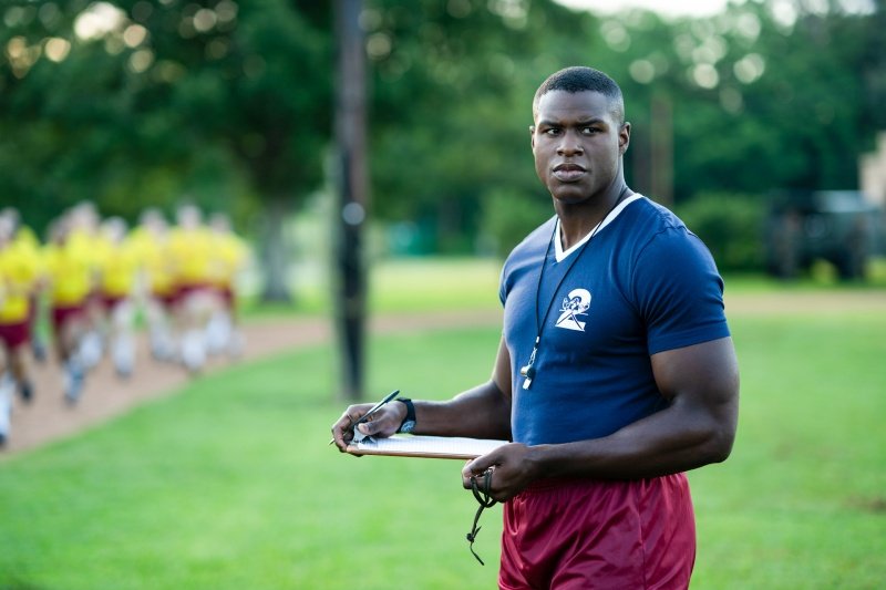 Sgt. McKinnon (Cedrick Cooper) beherrscht seinen Job – Bild: Alfonso „Pompo“ Bresciani /​ Netflix