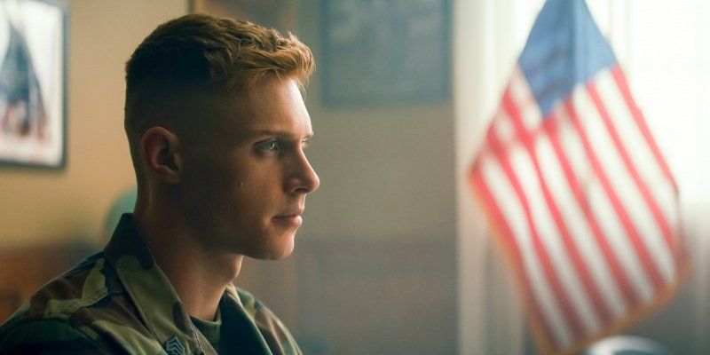 Sgt. Sullivan (Max Parker) bekommt Ärger – Bild: Courtesy of Netflix