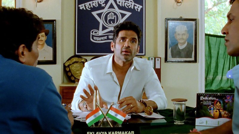 v.l.n.r. Yugandhar Vishnoye (Mithun Chakraborty, li) Eklavya Karmarkar (Sunil Shetty, 2.v.li) Naeem Shaikh (Kay Kay Menon, Mitte, 3.v.li) Madhav Sinha aka Maddy (Mahakshay Chakraborty, 2.v.re) Eric Collaco (Johnny Lever, re) – Bild: Zee.One