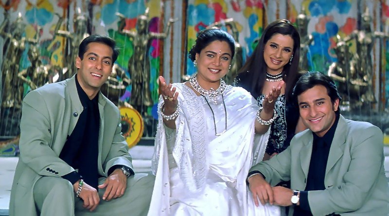 Prem (Salman Khan, li), Sadhana (Tabu, 2.v.li), Sangeeta/​Neelam (Neelam Kothari, 2.v.re), Vinod (Saif Ali Khan, re) – Bild: Zee.One