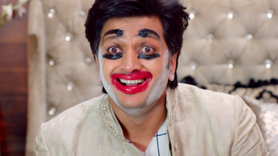 Amar Saxena (Riteish Deshmukh) – Bild: Zee.One