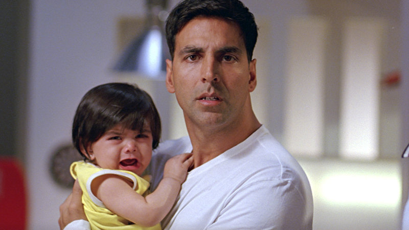 Drei Kindsköpfe und ein Baby – Bild: Zee.One