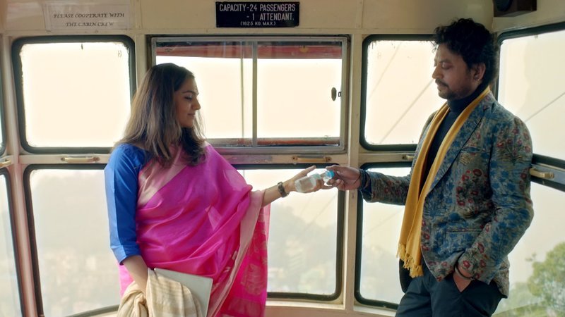 Jaya (Parvathy Thiruvothu, li), Yogi (Irrfan Khan) – Bild: Zee.One