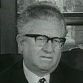 Fernsehpionier Rüdiger Proske gestorben – "Panorama"-Moderator wurde 93 Jahre alt – Bild: NDR (Screenshot, 1968) Fernsehpionier Rüdiger Proske gestorben – "Panorama"-Moderator wurde 93 Jahre alt – Bild: NDR (Screenshot, 1968)