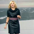 N24: Wetterbericht wird zur Dauerwerbesendung – Wetterfee Miriam Pede in Stewardessen-Uniform – Bild: N24 (Screenshot) N24: Wetterbericht wird zur Dauerwerbesendung – Wetterfee Miriam Pede in Stewardessen-Uniform – Bild: N24 (Screenshot)