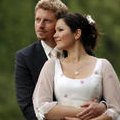 Traumhochzeit bei „Sturm der Liebe“ (Leichte Spoiler!) – Happy End für Emma und Felix – Bild: ARD/​Ann Paur