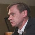 ARD verfilmt Håkan Nessers ersten "Barbarotti"-Krimi mit Sylvester Groth – Dreharbeiten für "Mensch ohne Hund" (AT) in Norwegen – Bild: WDR/Tenta