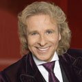 Gottschalk moderiert seine eigene Geburtstagsshow – Musikalische Zeitreise durch 60 Lebensjahre – Bild: ZDF/Silke Cronauer; Foto: Svea Pietschmann Gottschalk moderiert seine eigene Geburtstagsshow – Musikalische Zeitreise durch 60 Lebensjahre – Bild: ZDF/Silke Cronauer; Foto: Svea Pietschmann