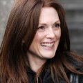 Julianne Moore bei der CBS-Soap "As The World Turns" – Hollywood-Star stattet ihrem alten Arbeitsplatz einen Besuch ab – Bild: NBC