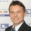 Olaf Thon als WM-Experte für RTL im Einsatz – Ex-Profi komplettiert das WM-Team des Kölner Senders – Bild: RTL/Stefan Gregorowius Olaf Thon als WM-Experte für RTL im Einsatz – Ex-Profi komplettiert das WM-Team des Kölner Senders – Bild: RTL/Stefan Gregorowius