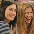 „Cougar Town“: Jennifer Aniston mit Gastrolle – „Friends“-Darstellerinnen gemeinsam vor der Kamera – Bild: ABC Television