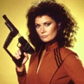 Jane Badler erneut als Diana in „V“ (Achtung, Spoiler!) – Star der Originalserie in zweiter Staffel der Neuauflage – Bild: Warner Home Video