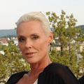 Brigitte Nielsen bei „SOKO Stuttgart“ zu Gast – Episodenrolle als Mordverdächtige in zweiter Staffel – Bild: ZDF/​Markus Fenchel