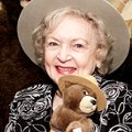 Betty White zur Ehren-Försterin ernannt – Langgehegter Karrieretraum geht für das 'Golden Girl' in Erfüllung – Bild: US Forest Service