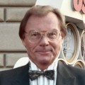 Adam West – Bild: photo by Alan Light, AdamWest1989, CC BY 2.0 Adam West – Bild: photo by Alan Light, AdamWest1989, CC BY 2.0