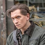 Anthony Carrigan – Bild: RTL Crime/© 2015 Sony Pictures Anthony Carrigan – Bild: RTL Crime/© 2015 Sony Pictures